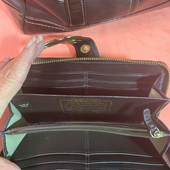 RARE Coach Lily Wallet leather brass turn locks smooth leather roomy soft - Picture 10 of 16